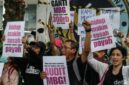 Sejumlah massa yang menamakan diri MBG Watch menggelar demonstrasi di depan kantor Badan Gizi Nasional (BGN), Rabu (10/6/2026)/ gambar: detikcom
