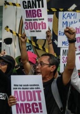 Kala MBG Digoyang Demo, Kantor BGN Disegel: yang Kenyang Anak atau Masalahnya?
