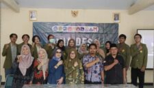 Mahasiswa UPN “Veteran” Jawa Timur didampingi dosen pembimbing serta perangkat Desa Kalipucang mengikuti kegiatan pembukaan Program Bina Desa yang diselenggarakan di Balai Desa Kalipucang, Kecamatan Tutur, Kabupaten Pasuruan, pada 7 Mei 2026.