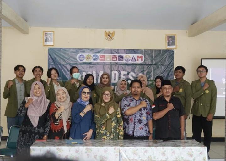 Mahasiswa UPN “Veteran” Jawa Timur didampingi dosen pembimbing serta perangkat Desa Kalipucang mengikuti kegiatan pembukaan Program Bina Desa yang diselenggarakan di Balai Desa Kalipucang, Kecamatan Tutur, Kabupaten Pasuruan, pada 7 Mei 2026.