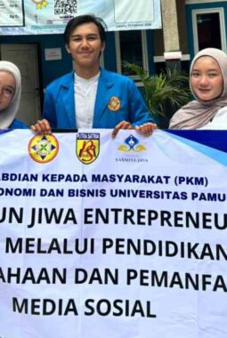 Nggak Cuma Cari Kerja, Siswa SMK Putra Satria Diajak Berani Bangun Bisnis Sejak Bangku Sekolah