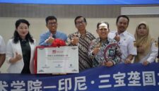 Direktur Utama PDAM Kota Semarang Ady Setiawan, bersama jajaran Polines dan Pemerintah Guizhou. (ANTARA/HO-PDAM Kota Semarang)
