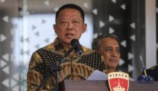 Foto: Jaksa Agung Muda Bidang Tindak Pidana Khusus (Jampidsus), Febrie Adriansyah menyampaikan keterangan saat konferesi pers di Gedung Jampidus, Kejaksaan Agung, Jakarta, Jumat (10/7/2026). (CNBC Indonesia/Faisal Rahman)
