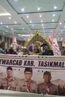 Soliditas Pramuka Tasikmalaya Warnai Parade Batik Sukapura, Dukung Hari Jadi ke-394