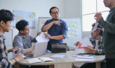 Paradoks Fresh Graduate: Ketika Magang Menjadi Syarat Tak Tertulis Dunia Kerja