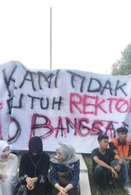 Mahasiswa UIN KHAS Jember Tuntut Panitia Penjaringan Rektor Lebih Transparan dan Informatif