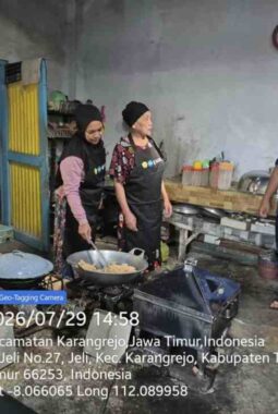 Dorong UMKM Naik Kelas, Akademisi UPN Veteran Jawa Timur Kenalkan Oven Multitray dan Kemasan Baru di Bolu “Bu Pur”