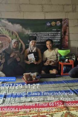 Tingkatkan Mutu Produk Olahan, Tim Pengabdian UPN Veteran Jatim Dampingi UMKM Sambal Pecel “Lestari” Blitar