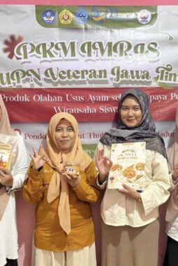 Dari Usus Ayam Jadi Cuan: UPN Veteran Jatim Dorong Siswa SMK Nazhatut Thullab Jadi Wirausaha