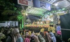 Warga Badas Padati Pengajian Maulid Nabi, KH Anwar Zahid dan Mbah Bolong Jadi Magnet